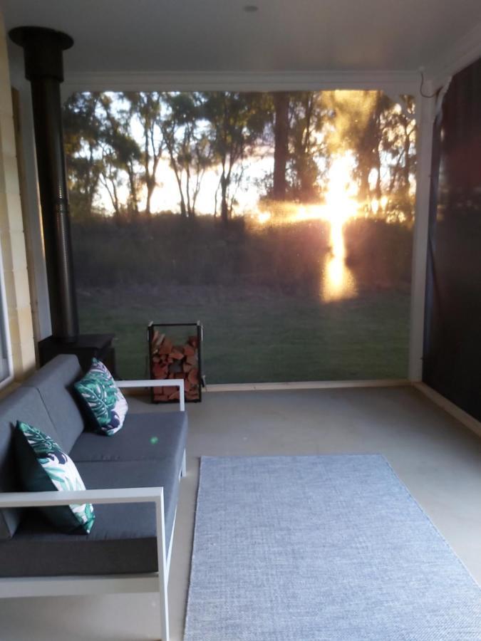 Accommodation Creek Cottages & Sundown View Suites Ballandean Extérieur photo