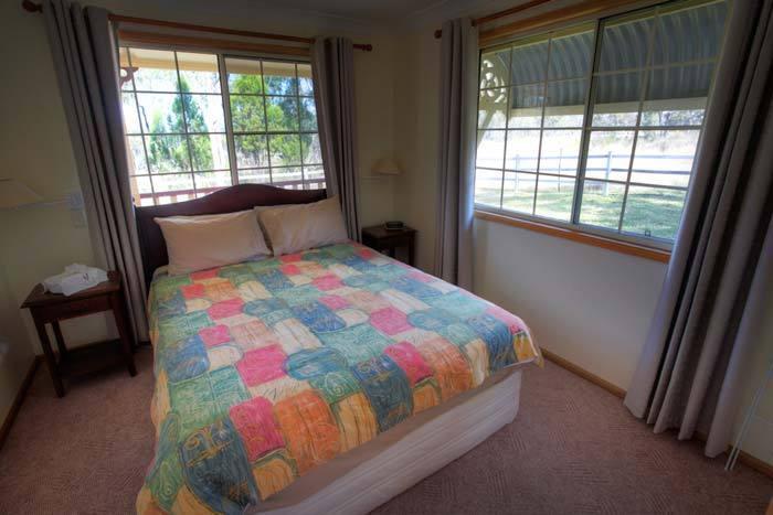 Accommodation Creek Cottages & Sundown View Suites Ballandean Chambre photo