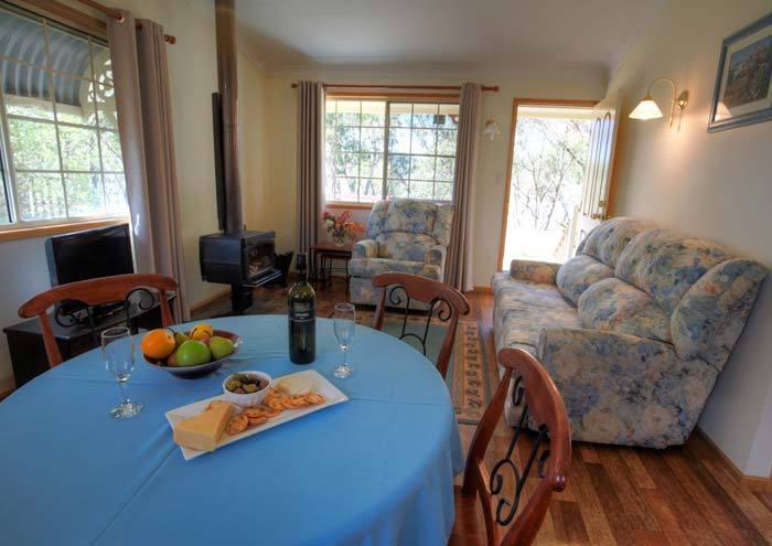 Accommodation Creek Cottages & Sundown View Suites Ballandean Chambre photo